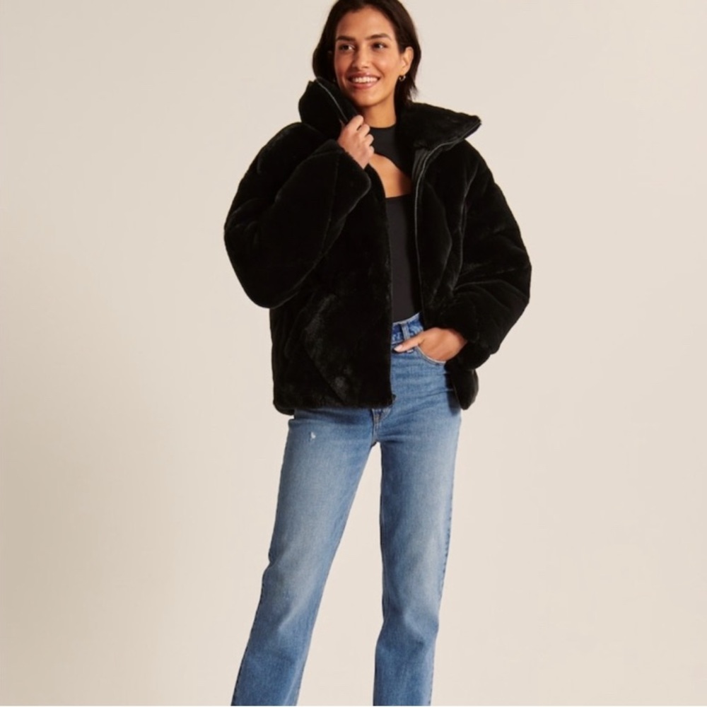 NWOT Abercrombie & Fitch :: Oversized Faux Fur Quilted Puffer :: Black :: size S